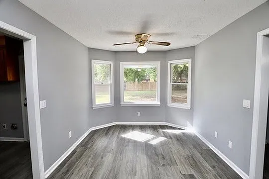 944 Twin Lakes Dr — Photo 22