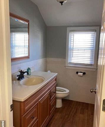 5th image of 80 Carlton Ave