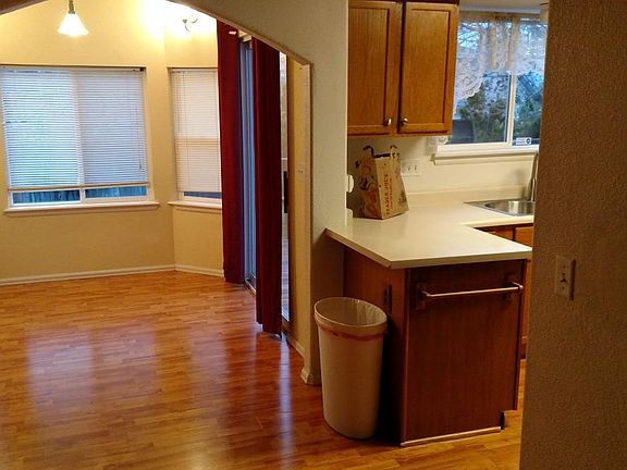4th image of 387 W 116th Pl