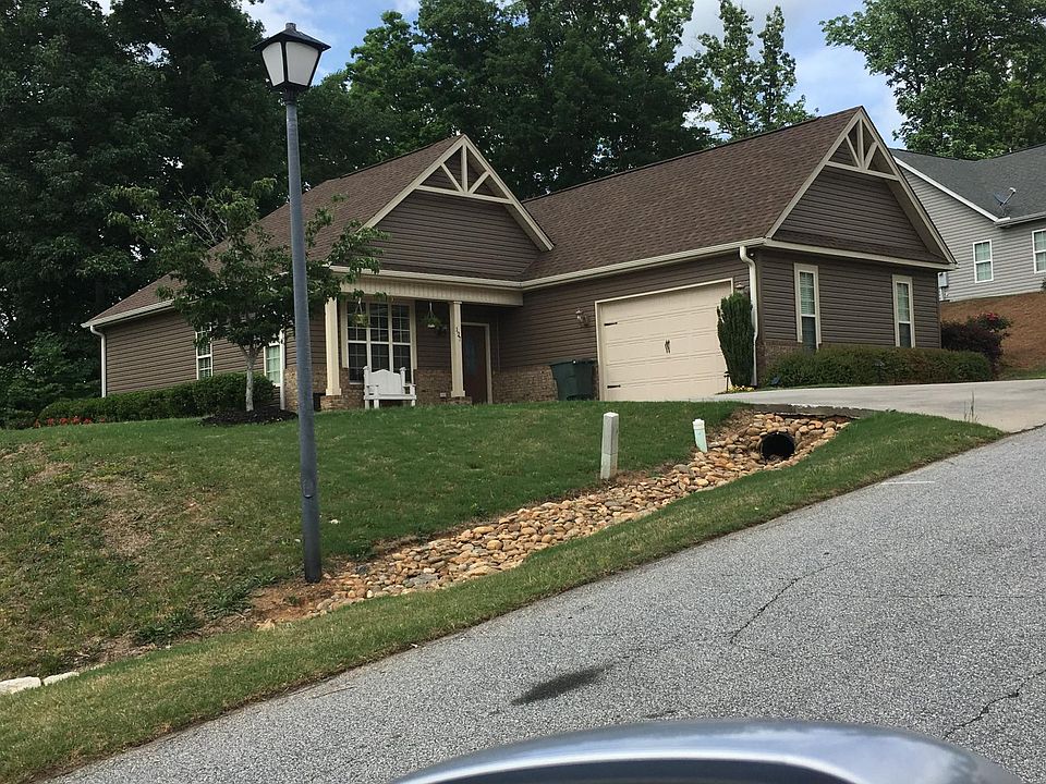 2nd image of 127 Cove View Ct