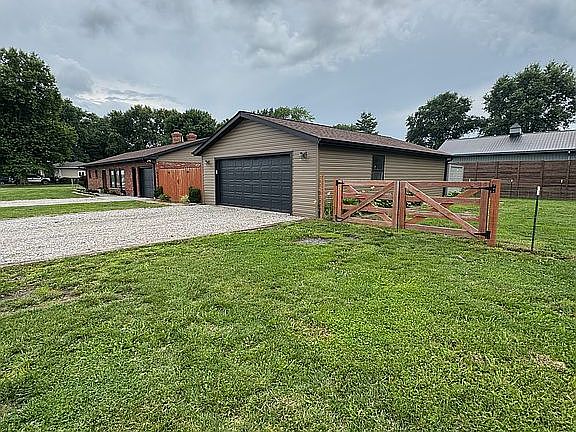 4th image of 8435 Prairietown Rd