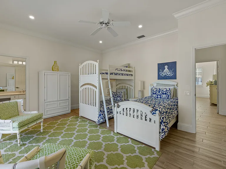 2nd bedroom