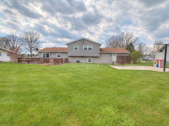 5th image of 1172 Peyton Pl