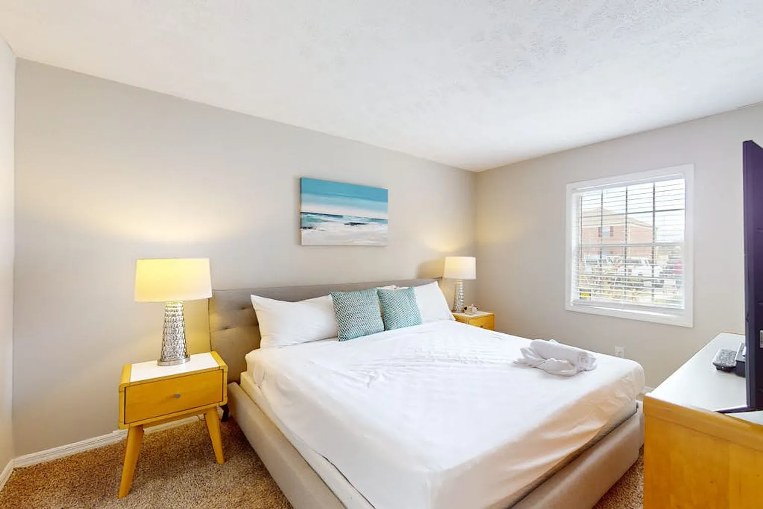 2 bed, 1.0 bath, 1033 sqft, $2,511 — Photo 4