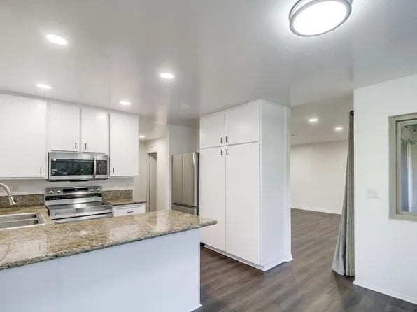 5452 Adobe Falls Rd Unit 2, San Diego, CA 92120