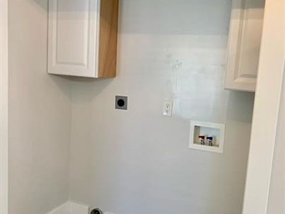 2nd image of 420 Mineral Ave