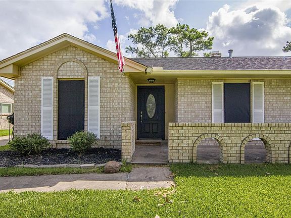 3rd image of 15407 Blackhawk Blvd