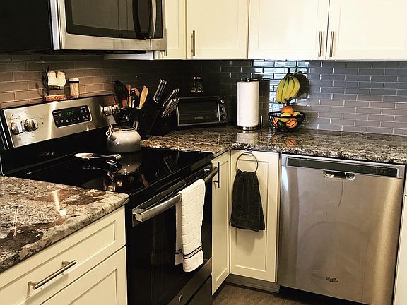 2nd image of 115 Meadow Ln