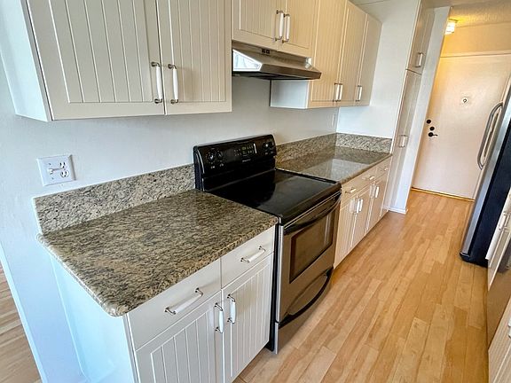 5th image of 11901 Goshen Ave APT 304