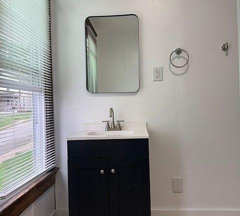 5th image of 177 Hickman St #3