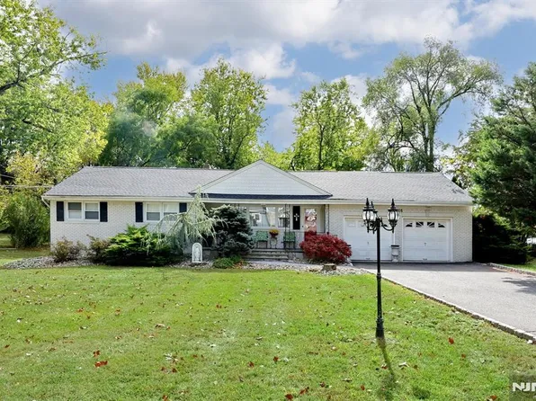 655 Ridgewood Rd, Township Of Washington, NJ 07676