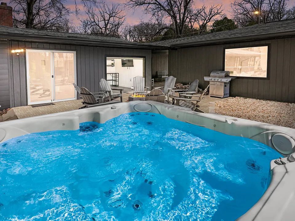 5488 Fernwood Ln