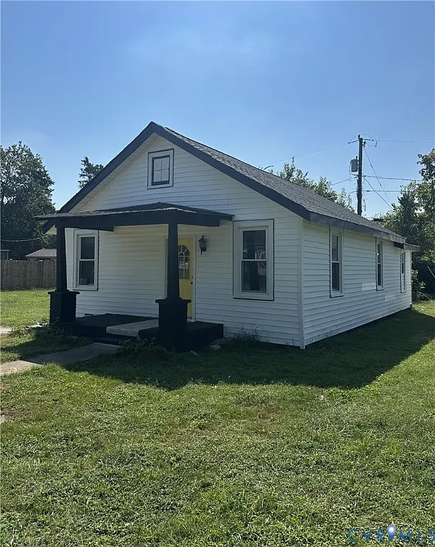 3 bed, 1.0 bath, 1092 sqft, $1,650 — Photo 1