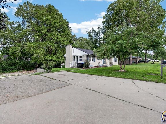 4th image of 618 SW Crest Dr