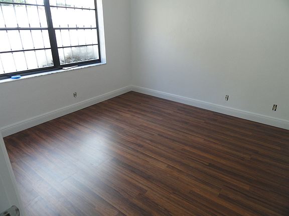 2nd image of 5620 Hammock Ln
