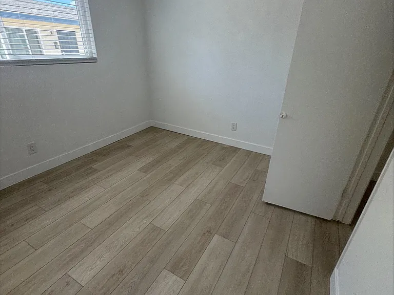 5776 Rostrata Ave — Photo 13