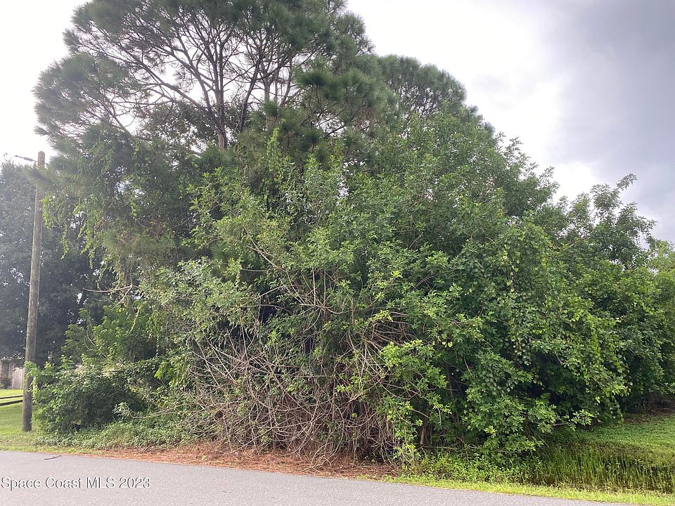 2nd image of 2335 Mantilla Ave SE