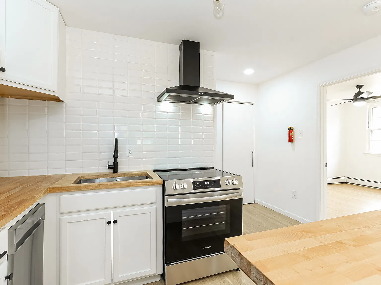 2 bed, 702 sqft, $1,625 — Photo 4