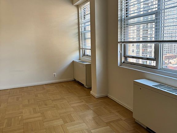 4th image of 401 E 81st St APT 16F