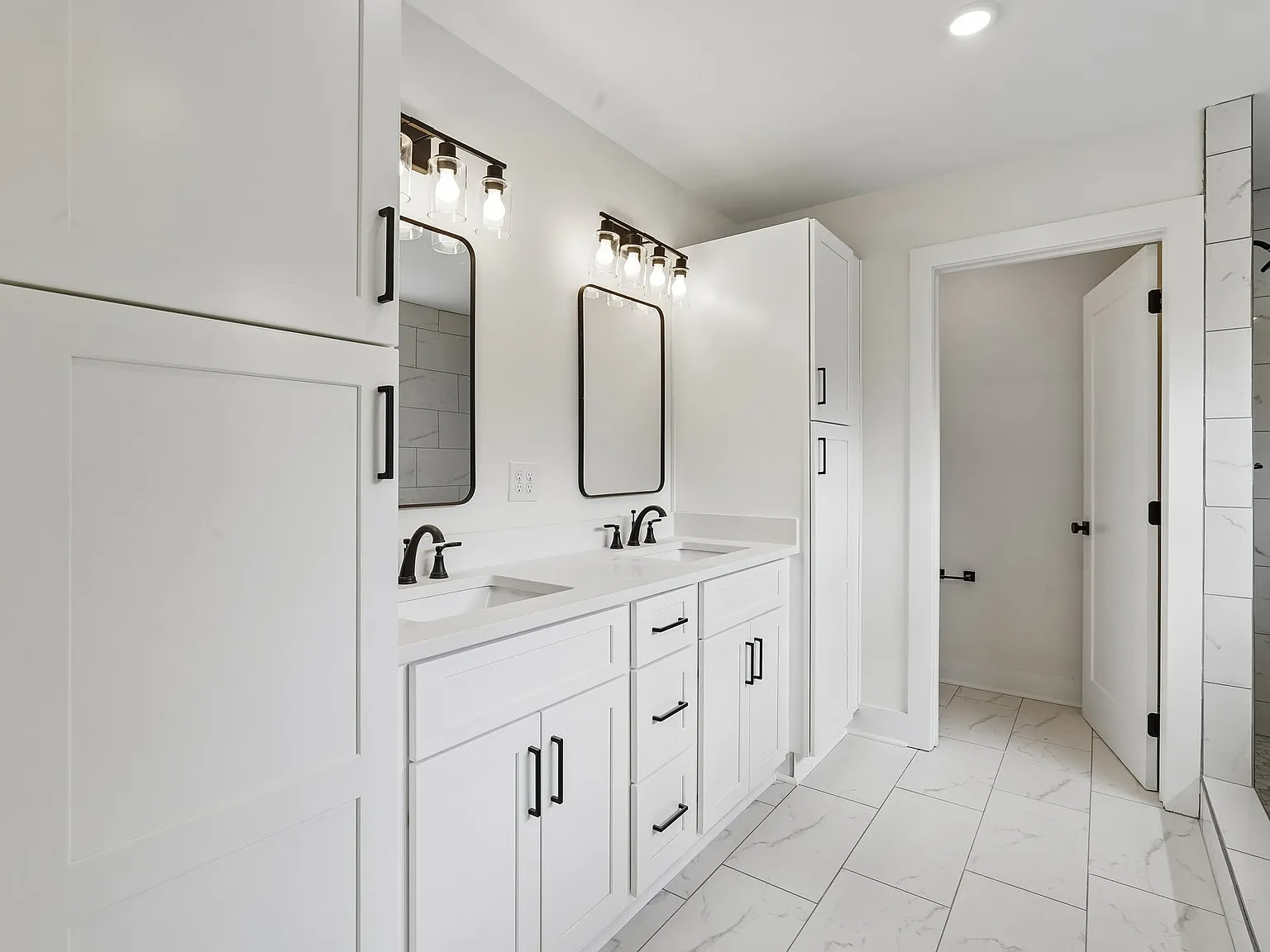 4 bed, 2297 sqft, $3,499 — Photo 2