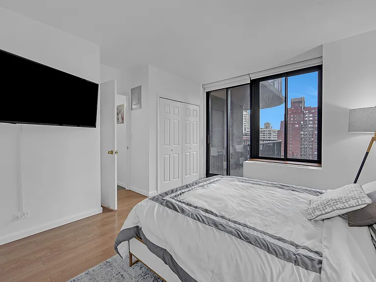 304 E 65th St #11C — Photo 8