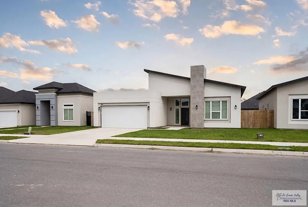 Building Photo - 5612 Hedgerow Ct