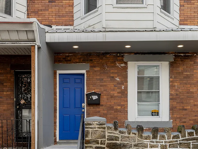 574 E Herman St — Photo 16