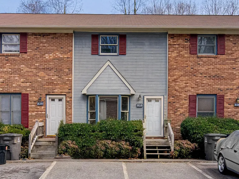 828 Brickwood Ct — Photo 1