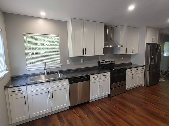 4th image of 2327 Lawson Ave