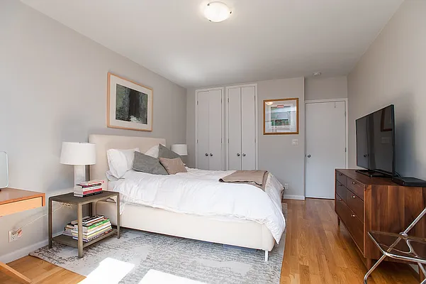 Rented by Emor Management Inc. | media 18