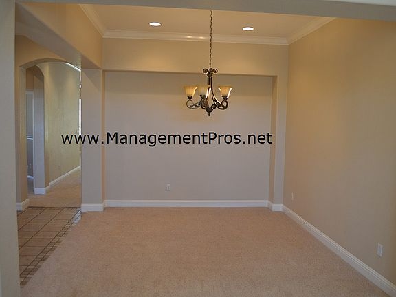 3rd image of 2044 Bailey Cir