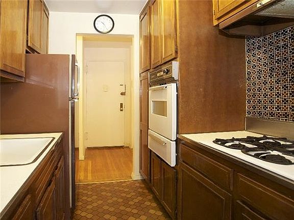 2nd image of 3030 Johnson Ave