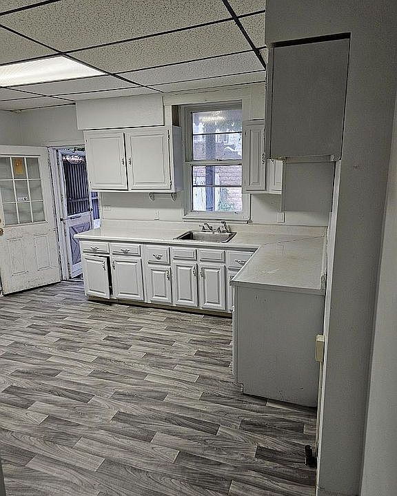1st image of 553 S Main St