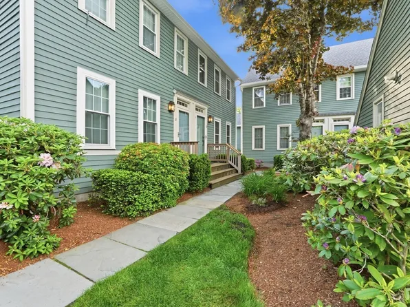 63 Brookdale Cir Unit 63, Shrewsbury, MA 01545