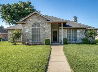 1620 Ross Dr, Midlothian, TX 76065