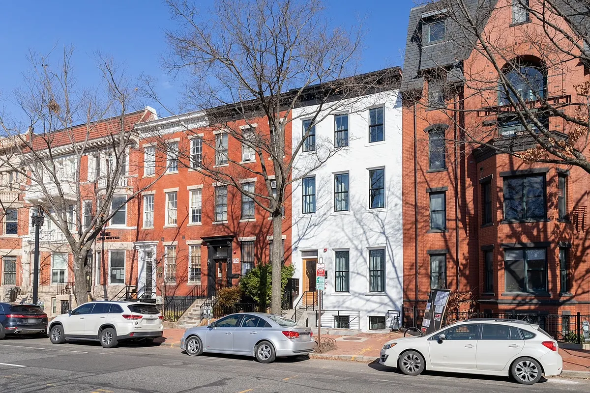 Building Photo - 1012 Pennsylvania Ave SE #6