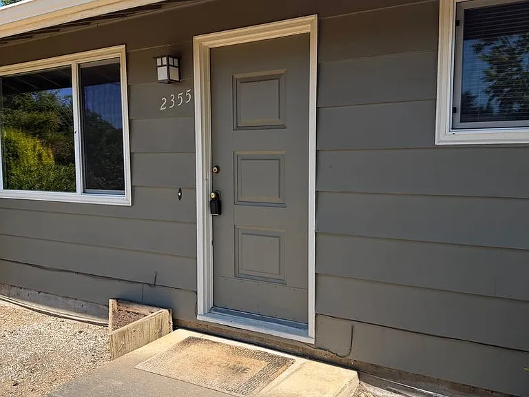 2355 Corral Dr — Photo 3