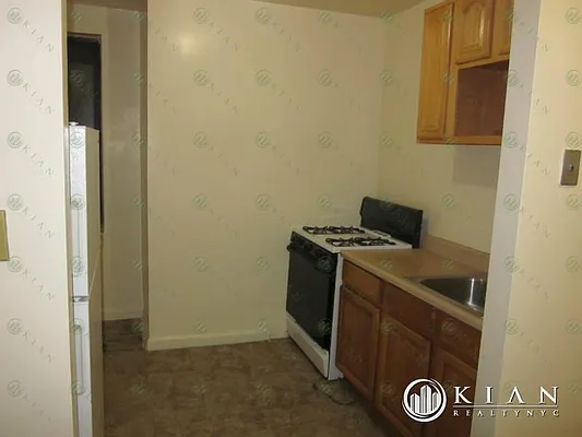 Rented by Kian Realty | media 6