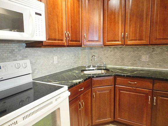 5th image of 500 Washington St APT 105