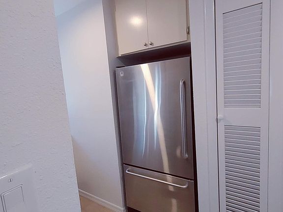 3rd image of 1259 New York Ave APT 6