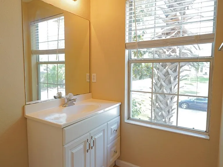 847 W Georgia St #2 — Photo 19