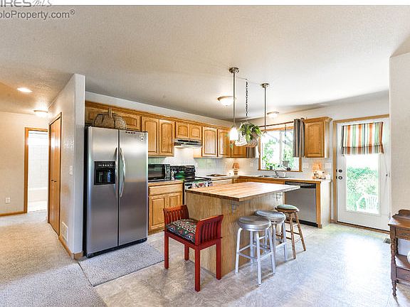Stainless steel appliances - all appliances stay!