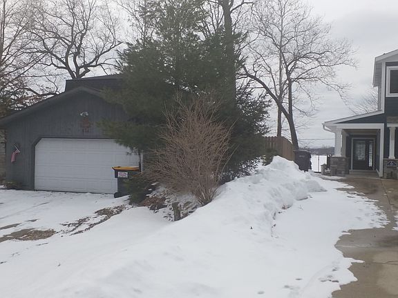 3rd image of 934 E Eagle Lake Dr