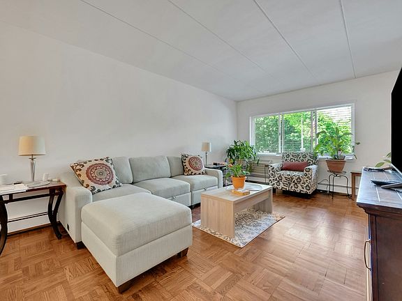 4th image of 370 Central Park Ave APT 2E