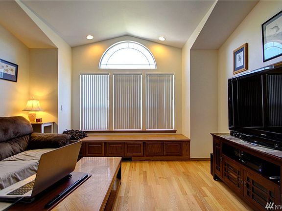 5th image of 6416 82nd St NE