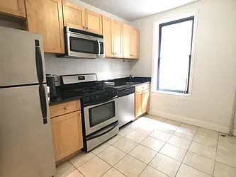 Rented by Sterea Agency