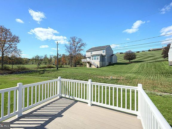 4th image of 28 Oak Ave Lot 25