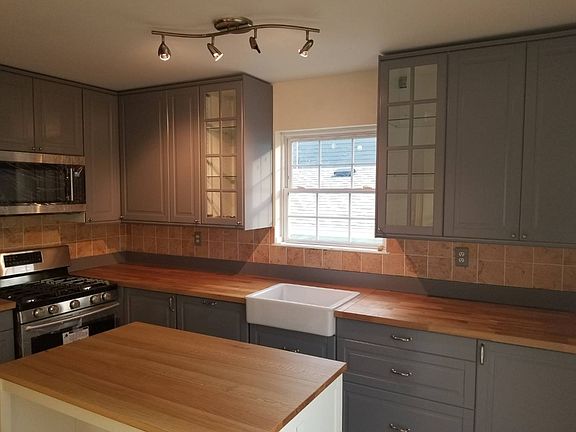 4th image of 227 Moreland St