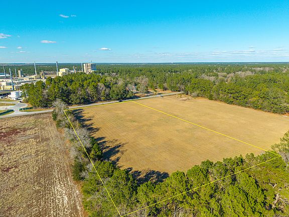 3rd image of 417 Ridge Rd