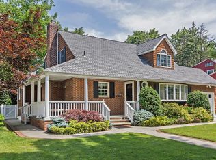 167 Locust St, Garden City, NY 11530
